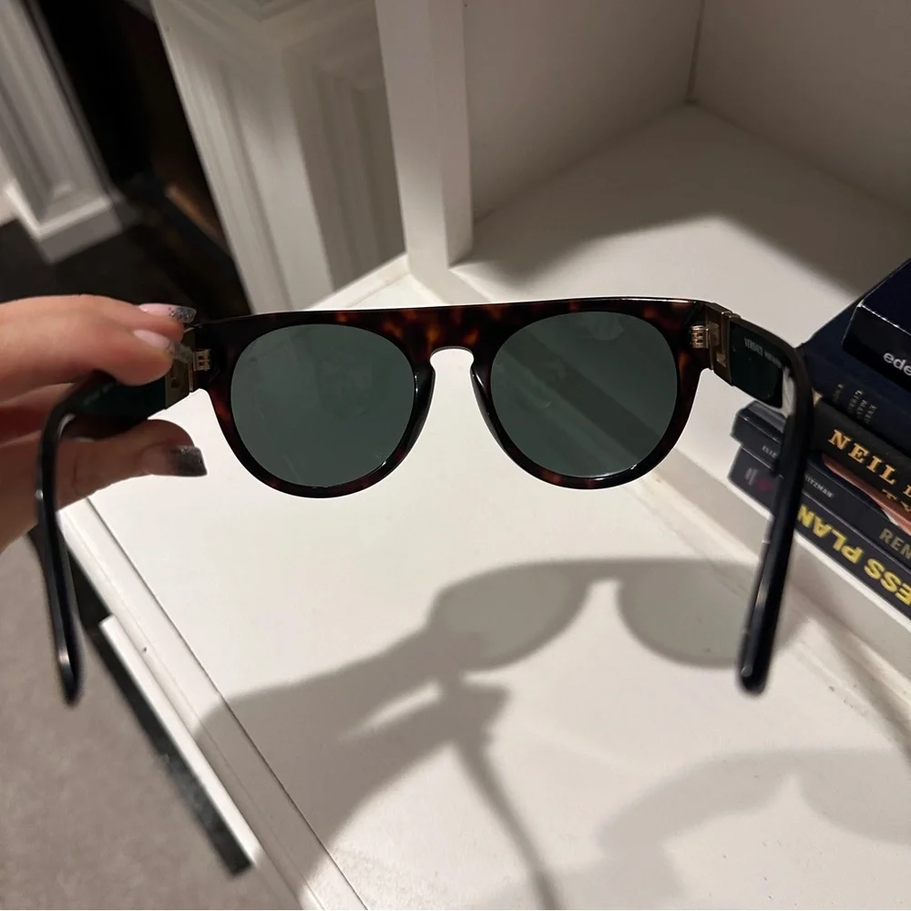 Versace sunglasses 😎✨ - Picture 5 of 5